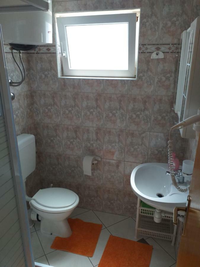 Apartments Vila Ana Vir Εξωτερικό φωτογραφία