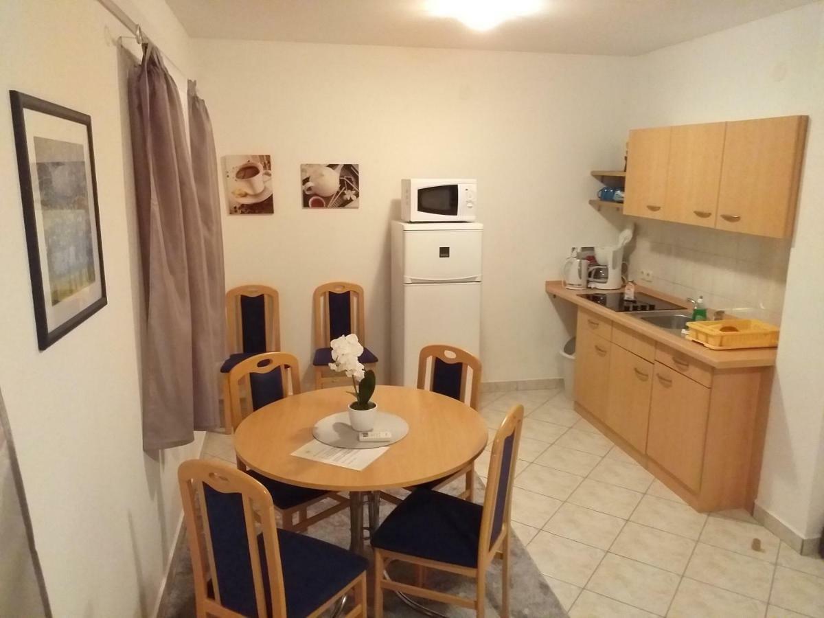 Apartments Vila Ana Vir Εξωτερικό φωτογραφία